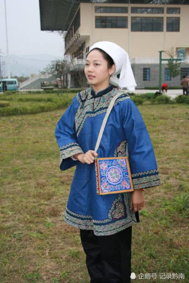 像凤凰羽毛一样美丽的地方:贵州三都水族人聚居地,一起去看看水族服饰