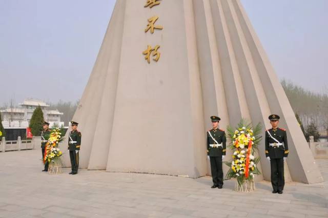 廊坊市广大干部群众隆重开展清明祭英烈活动