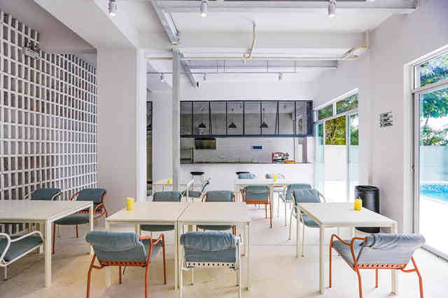 我在三亚的冲浪教学生活。