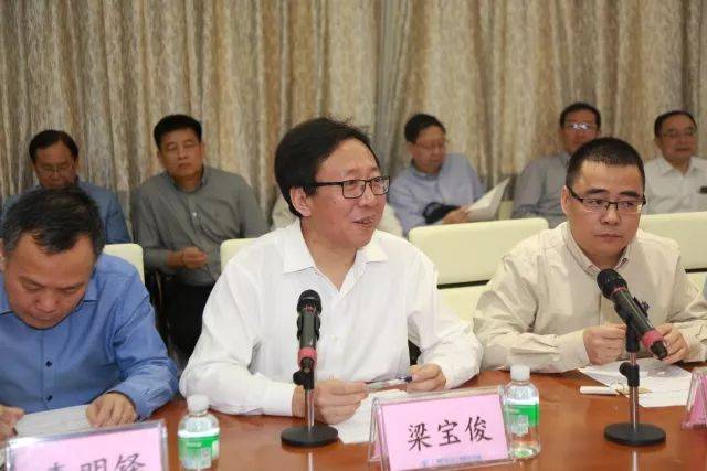 【医院新闻】中国联通集团公司梁宝俊副总经理到市妇儿中心参观考察