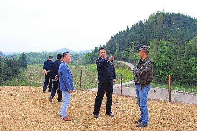西充交警圆满完成西充县首届牡丹文化节交通安全保卫工作