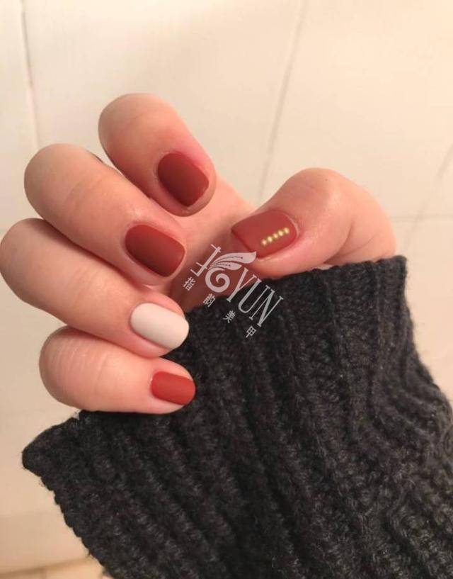 跳色磨砂款美甲