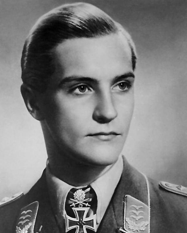 这位纳粹德国的超级帅哥,隆美尔说他顶得上一个装甲团