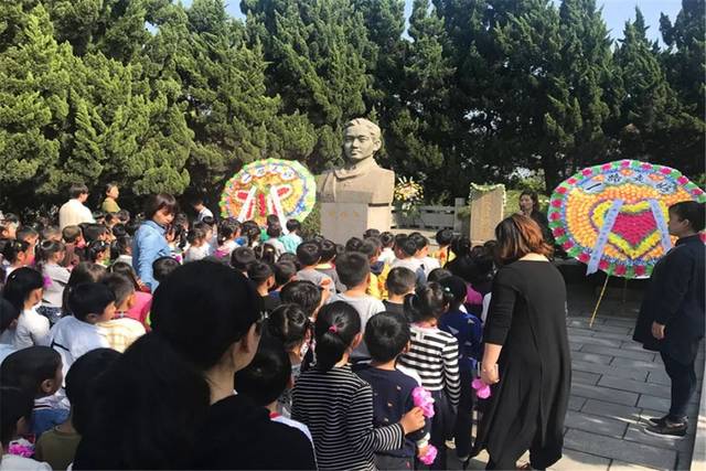 祭扫 金山卫抗战遗址纪念园清明祭扫 枫泾公墓陆龙飞烈士墓清明祭扫