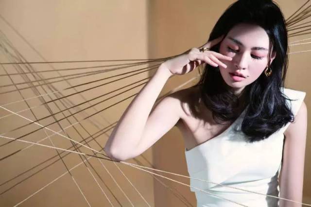 千磨万击还竹风的坚韧神韵 专访2018瑞丽榜样女性中国榜样艺术家