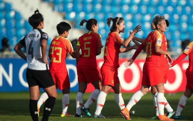 女足亚洲杯-宋端2射1传王霜建功 中国女足4-0