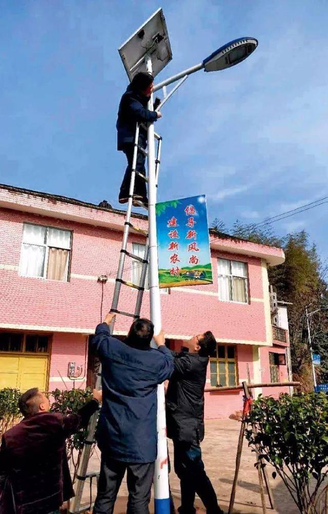 农村太阳能路灯半数不亮 部分惠民工程存监管盲区