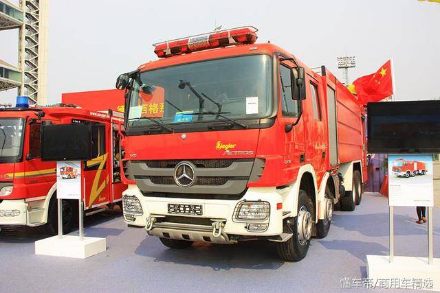 很少见的奔驰actros 4160原厂双排消防底盘