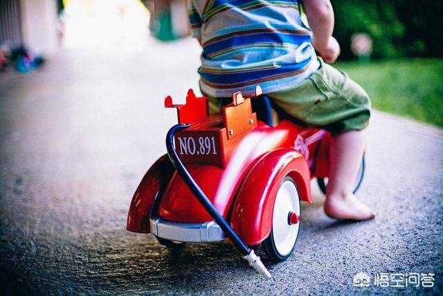 幼儿园接孩子回家路上,哪些问题不要问?