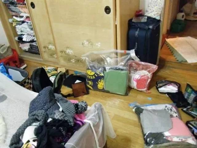 人觉得,自己的家,乱就乱点,何必在乎别人的评价,而且下班已经那么累了