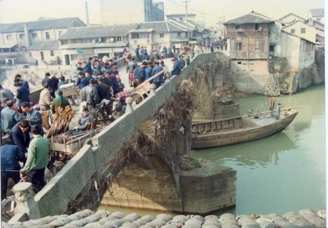 恩波桥集市 1990年摄