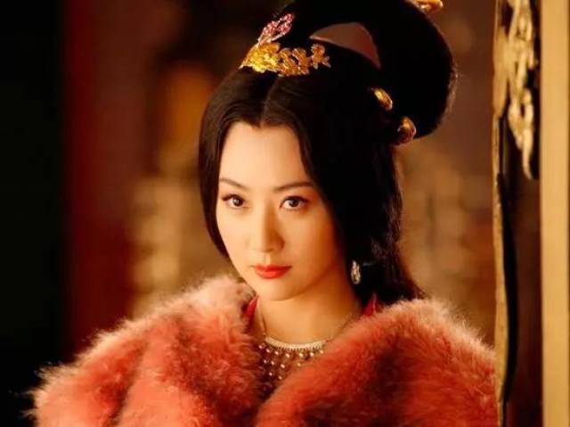 她曾与韩雪齐名，被称为“小金喜善”，却为何在当红时隐退生子?