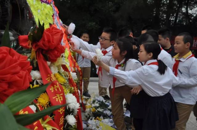 清明寄思 缅怀先烈—— 长师附小清明节活动报道