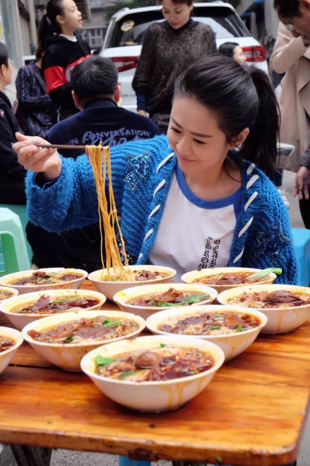 贵阳美食小编抖音中毒!被一条莫名的小视频骗去重庆，结果再也不想回贵阳!