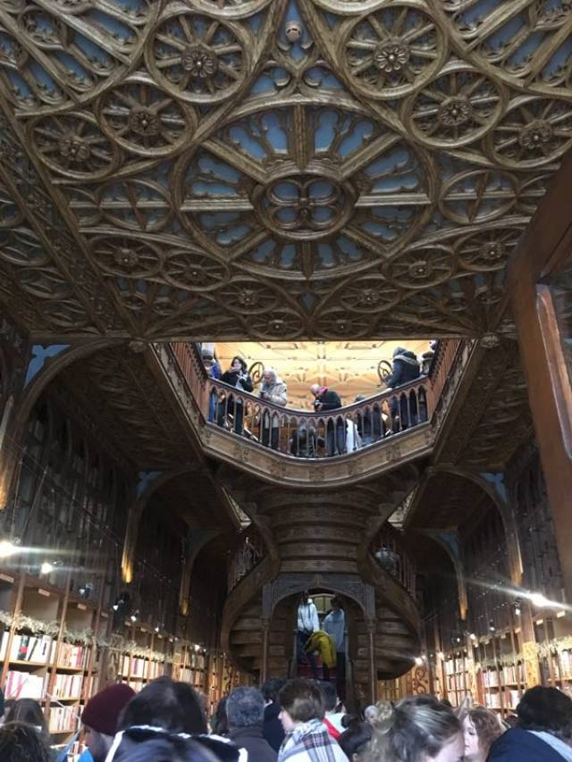葡萄牙波尔图莱罗书店实拍-全球最美书店之一