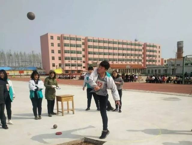 平度古岘中学圆满举行2018春季校运会