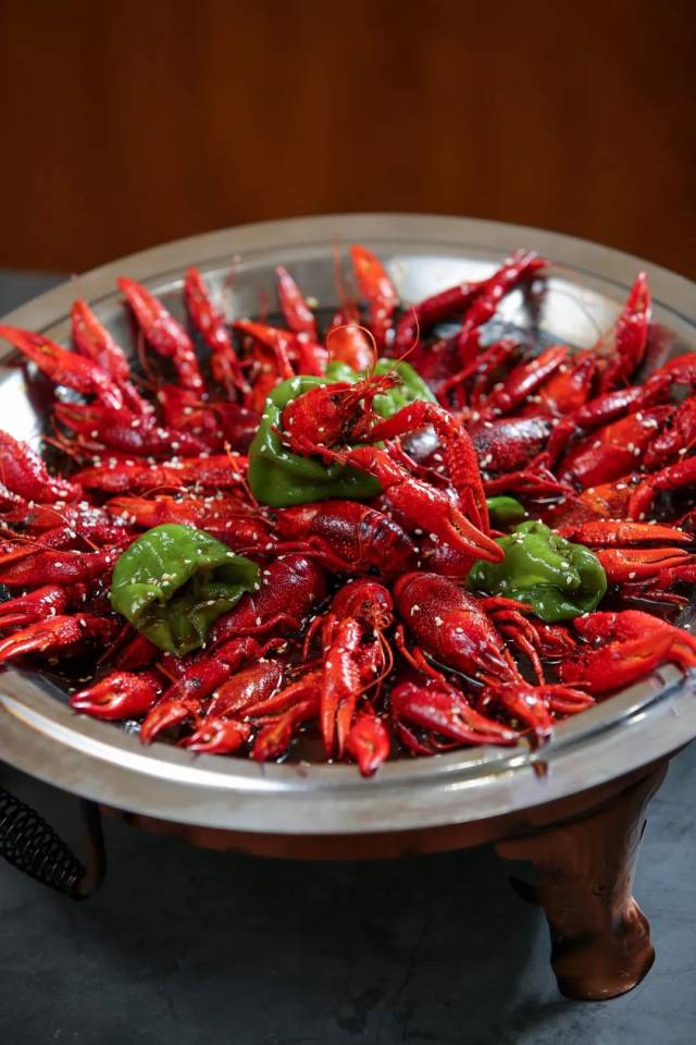 特发声明:徐州六中对面的龙虾馆太不务正业!但