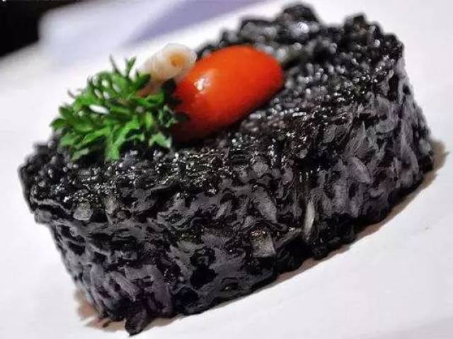 人均:137元 墨鱼汁海鲜饭,也叫海鲜黑饭.
