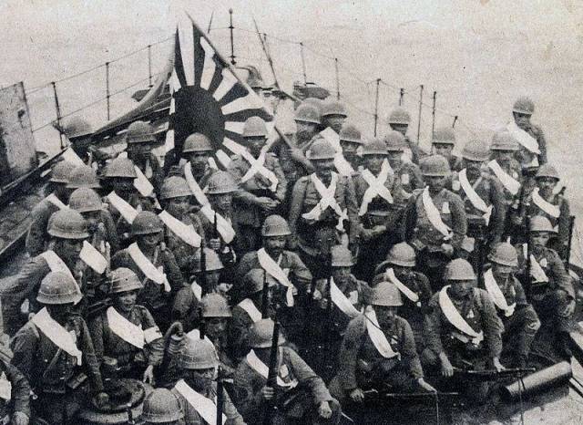 旧日本帝国陆军和海军都曾成立过类似的机动部队,他们在对外侵略