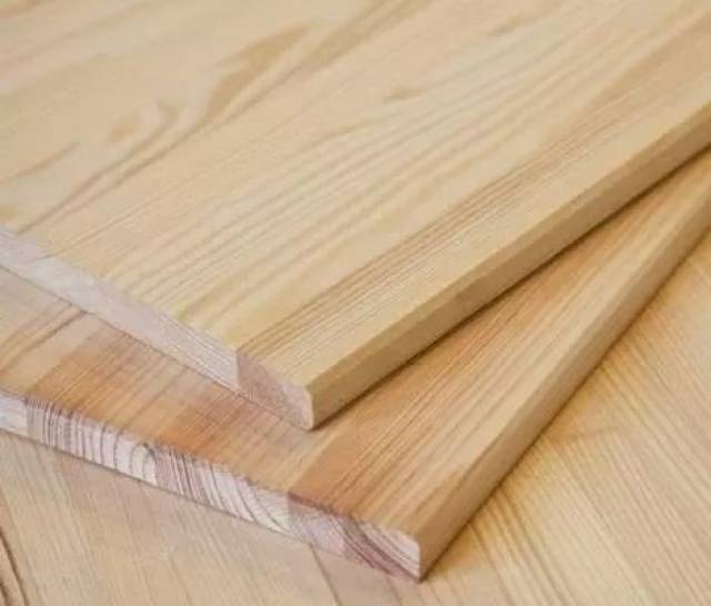 实木板一般按照板材实质名称分类,没有统一的标准规格.