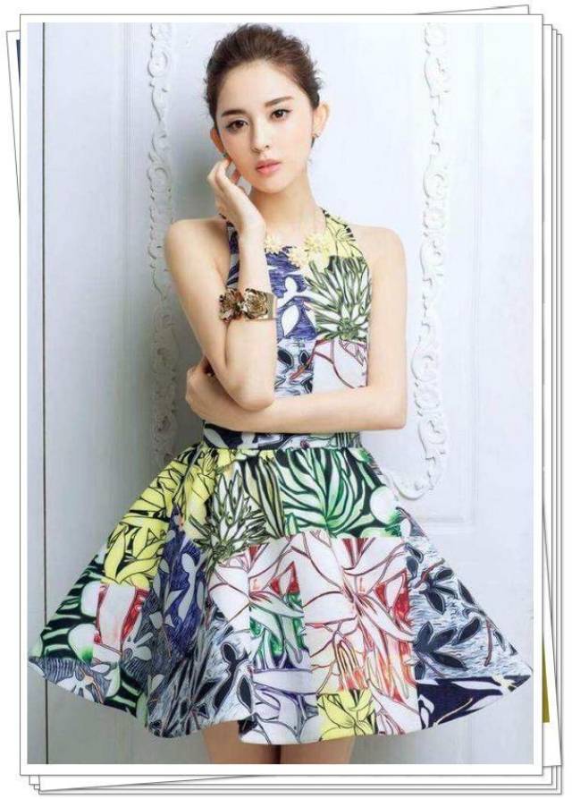 关晓彤终于反击了!这毛衣穿的满屏少女范,撞上古力娜扎都没输!