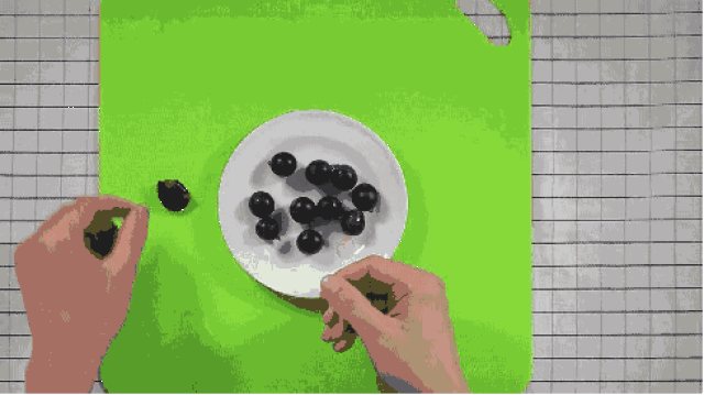 【实用】抖音超火的剥水果技能,学会分分钟解决水果皮