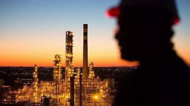 国际油价大幅下跌国内油价上涨 0ca21406839e4c70b9b63ed9838518b7.jpeg