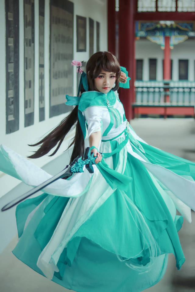 剑网三长歌萝莉cosplay