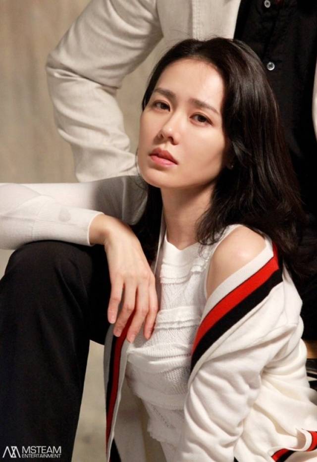 孙艺珍《现在,很想见你》花絮照公开 温柔知性形象获大批网友点赞