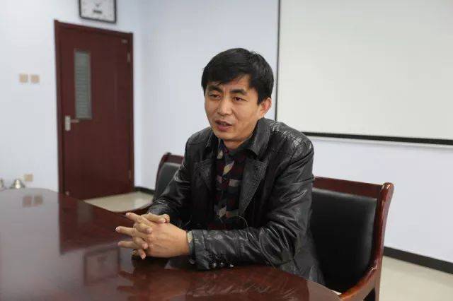 "这是承德技师学院教师石凤武的心声,也是20多年来的不懈追求,他以多