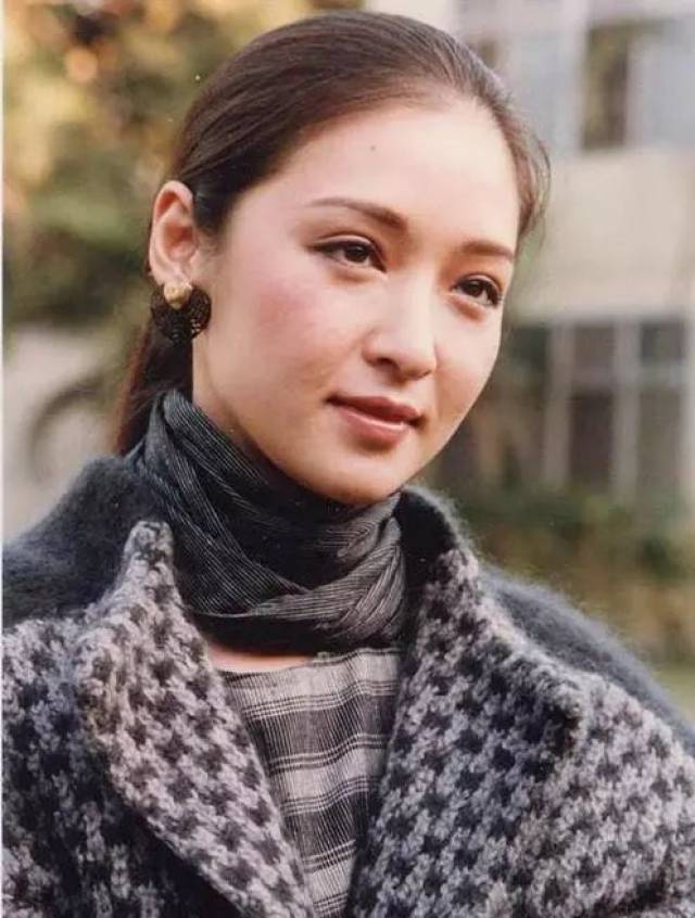 胡因梦,林青霞41年前同游意大利,时髦度惊人:美衣如美人,惊艳岁月的都