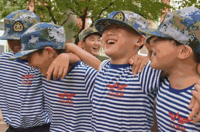 军事夏令营火热来袭,光荣使命在召唤!_手机搜狐网