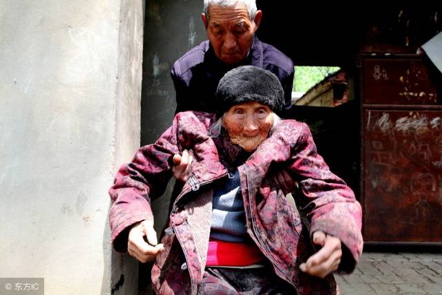 近百岁农村接生婆,免费接生70年,晚年如此凄凉