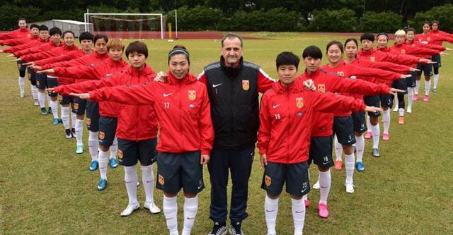 中国女足提前一轮进军法国世界杯 主力国脚拼