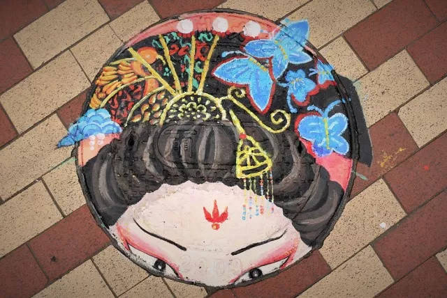 学校井盖儿们也玩起了"中国风",还是萌萌哒那种!