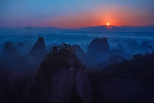 湖南万佛山|亚洲最大丹霞峰林景观,不可错过的绝版风景