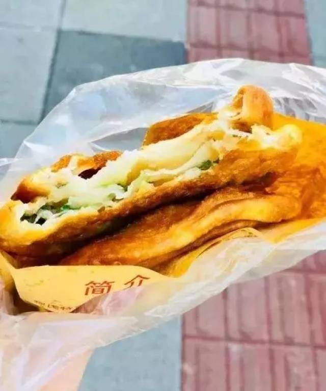 忘记排队超长的阿大葱油饼吧!家门口就有超赞的啊!