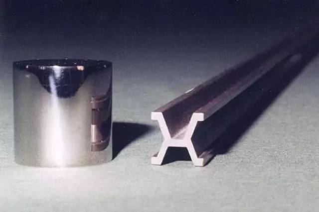 于是有科学家提出可以用单色光的波长来测量米原器,并用其波长的若干