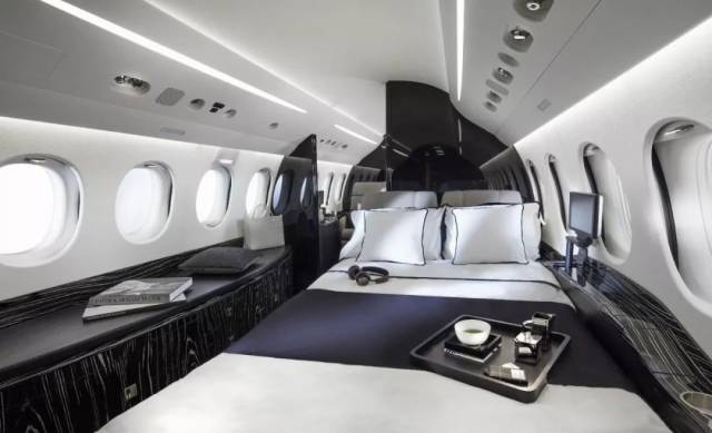 有战斗机基因的超远程顶级公务机--达索猎鹰8X