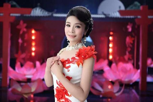 中国内地女高音歌唱家李丹阳