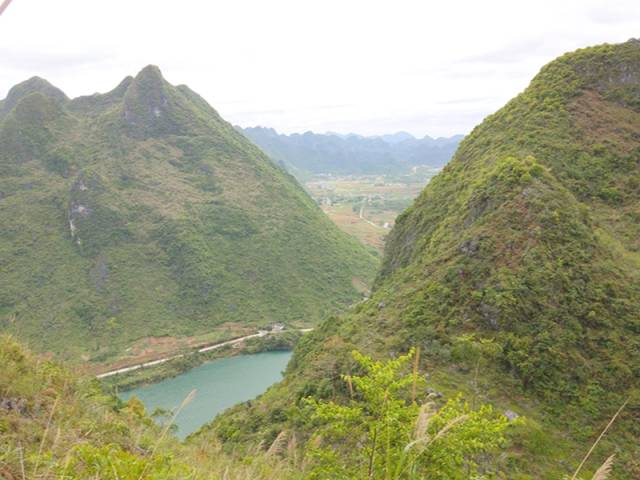 广西小山区,山美水美好风光,农村焕发新面貌