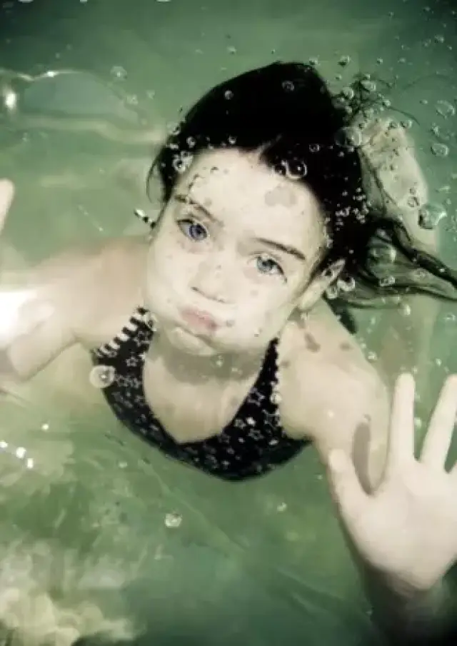 游泳延长憋气时间的几个小窍门 让身体充分放