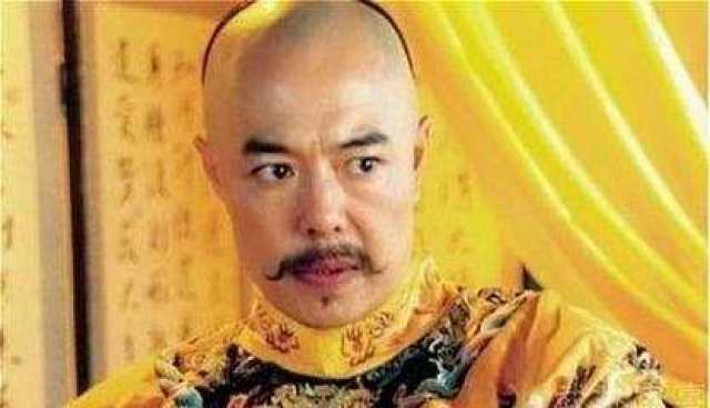 乾隆皇帝明明有六个儿子, 却为何传位给无能的嘉庆?