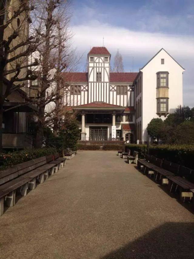 早稻田大学共有5处校区.