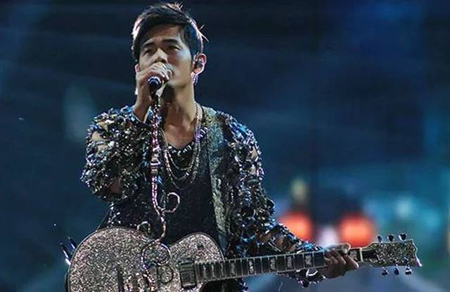 听说看演唱会能多活好几年?网友:以后可以靠追