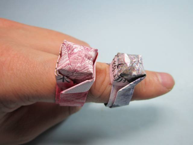 用钱折纸宝石戒指2分钟学会戒指的手工折法教程