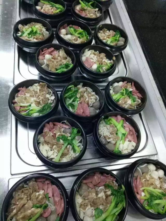 浙江义乌学校国际枫叶荣获"2017年义乌市v学校初中系统三食堂年后作文我的图片
