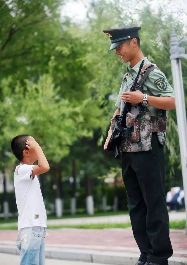 大檐帽的淘汰?武警为何开始配发贝雷帽