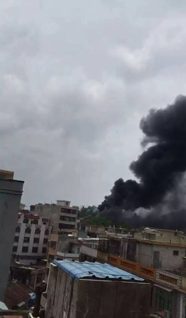 辟谣:潮南峡山一化妆品厂发生火灾无人伤亡 请勿传造谣视频!
