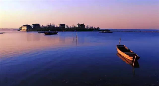 浮龙湖景区风景优美,景点众多,湖西水上会务中心,浮龙广场,生态岛,汉